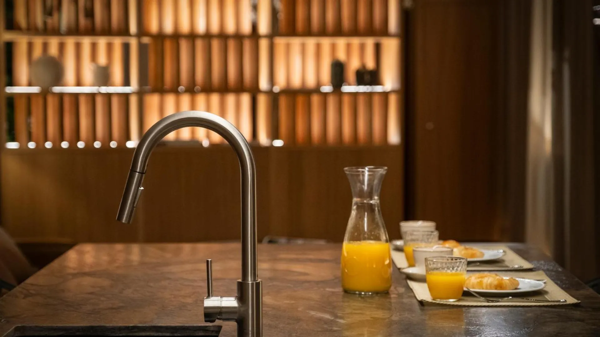 City Center - Avenue Luxury Apartment - Private Free Parking Seville