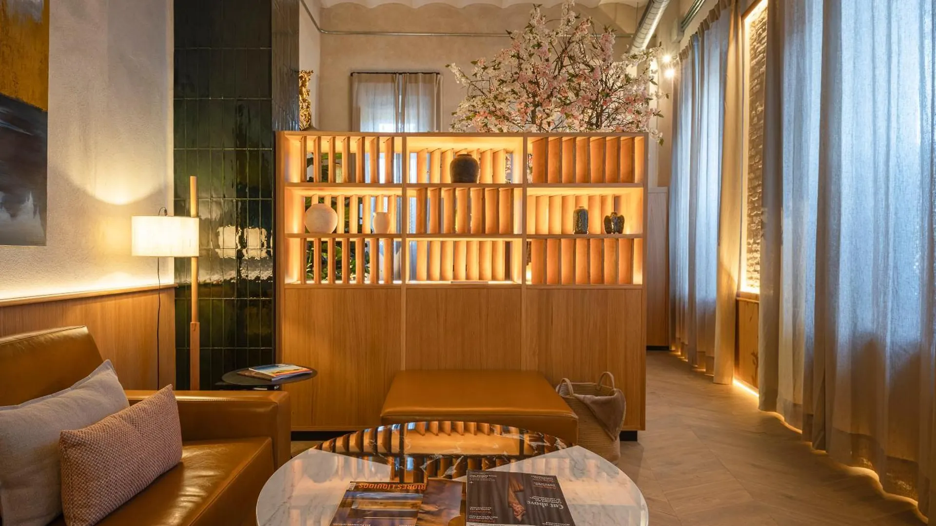 City Center - Avenue Luxury Apartment - Private Free Parking location