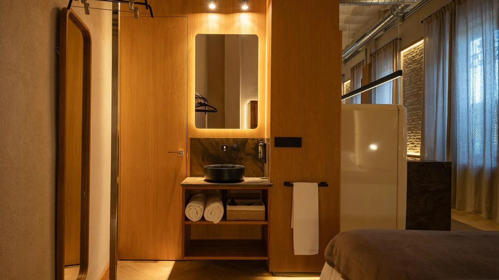City Center - Avenue Luxury Apartment - Private Free Parking Seville