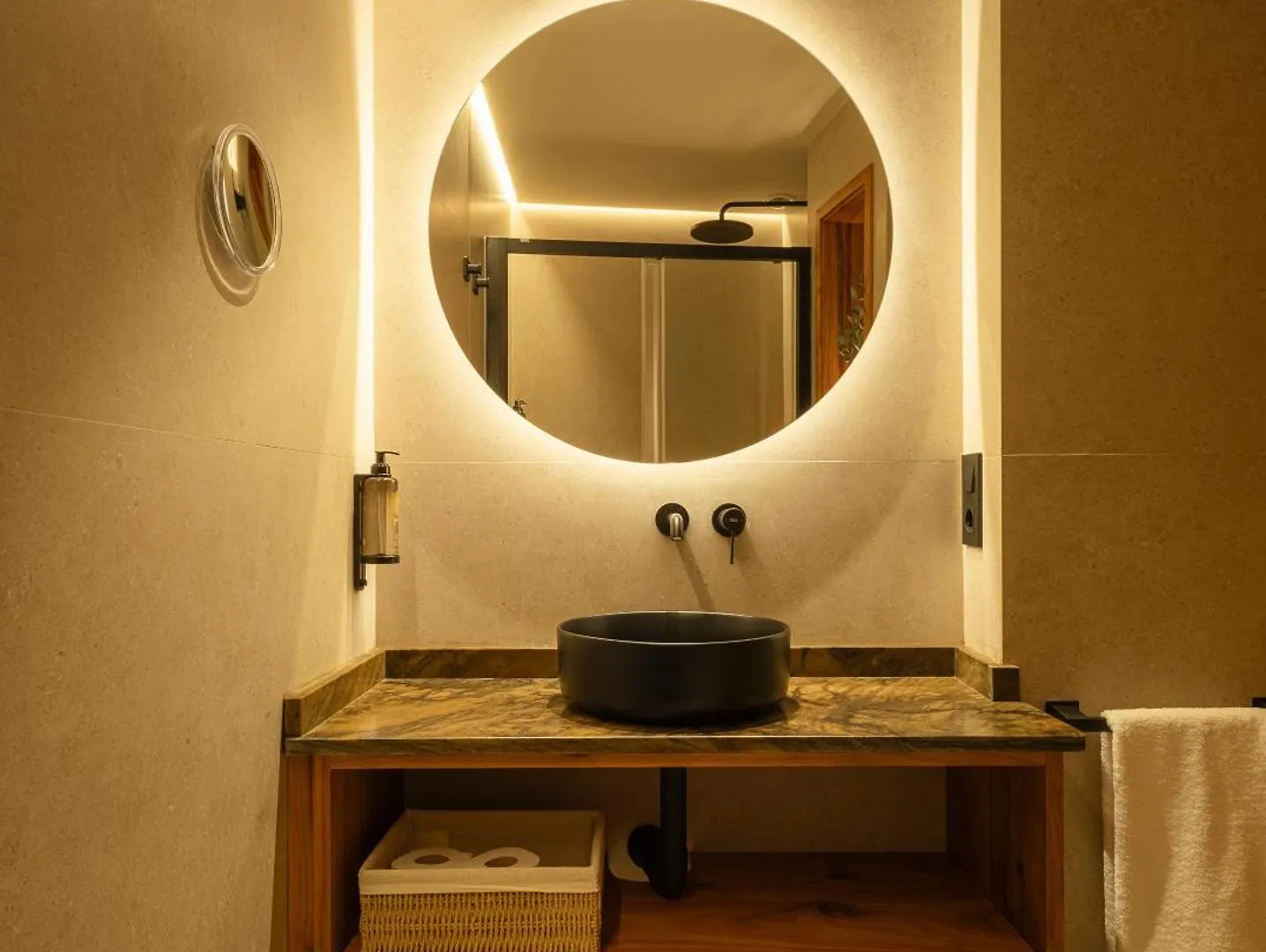 City Center - Avenue Luxury Apartment - Private Free Parking Seville